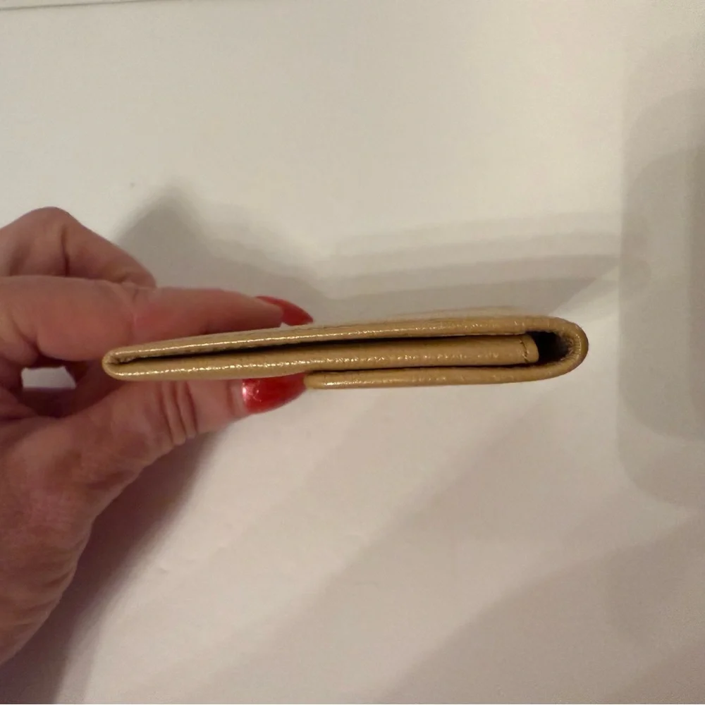CHANEL COIN CASE WALLET TAN CALFSKIN LEATHER GOLD TONE COCO SNAP AUTHENTIC CARD - Picture 10 of 15